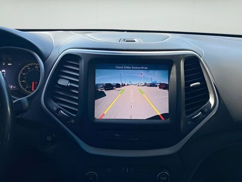 Used 2018 Jeep Cherokee Overland AWD/4WD image 33