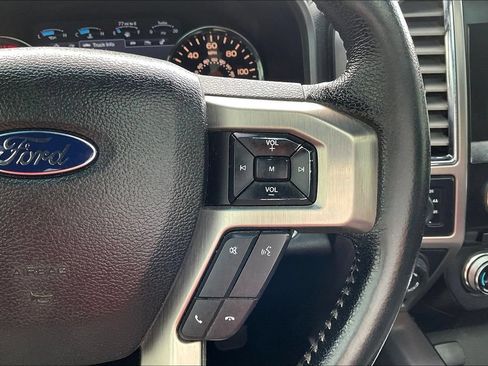 Used 2016 Ford F150 Platinum w/ Equipment Group 701A Luxury AWD/4WD image 11