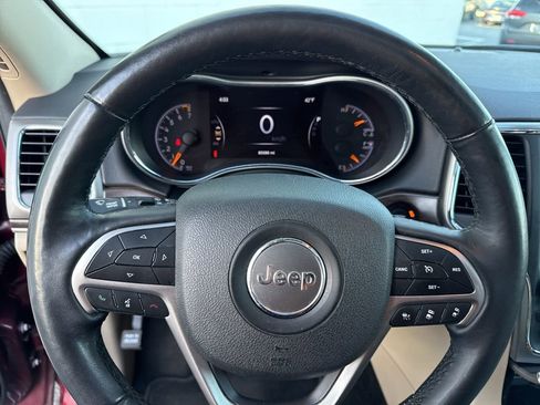 Used 2018 Jeep Grand Cherokee Limited image 32