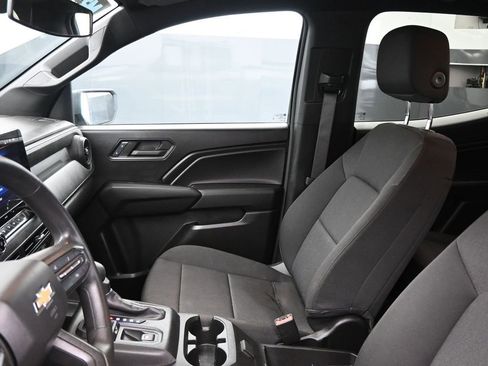 Used 2024 Chevrolet Colorado W/T image 19