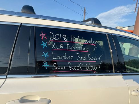 Used 2018 Toyota Highlander XLE image 5