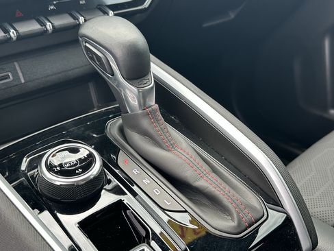 Certified 2024 Chevrolet Colorado Z71 w/ Z71 Convenience Package 2 image 31