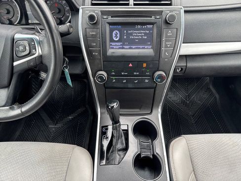 Used 2017 Toyota Camry SE image 22