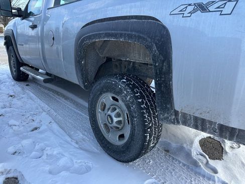 Used 2012 Chevrolet Silverado 2500 W/T w/ Snow Plow Prep Package image 16