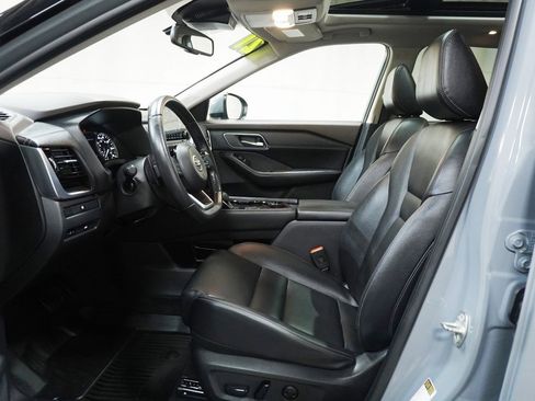 Used 2021 Nissan Rogue SL w/ Premium Package image 12