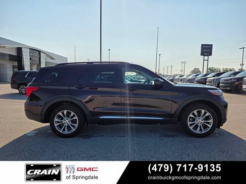 Used 2023 Ford Explorer XLT w/ Equipment Group 202A AWD/4WD image 9