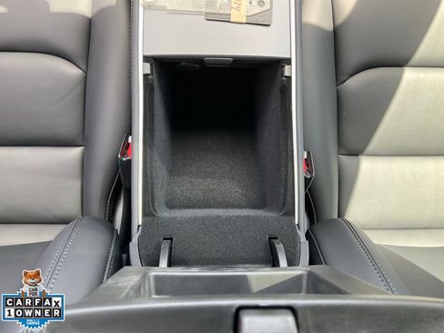 Used 2024 Tesla Model Y 2WD image 48
