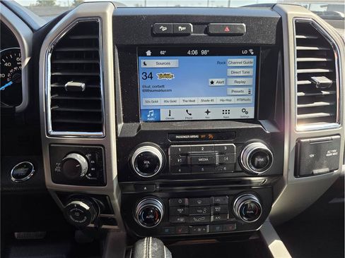 Used 2017 Ford F150 Lariat w/ Equipment Group 502A Luxury AWD/4WD image 14