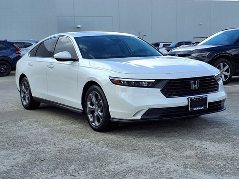 Used 2023 Honda Accord EX image 2