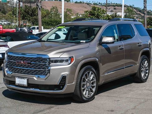 Used 2022 GMC Acadia Denali w/ Denali Ultimate Package image 3