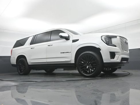 Used 2023 GMC Yukon XL Denali w/ Denali Reserve Package AWD/4WD image 76