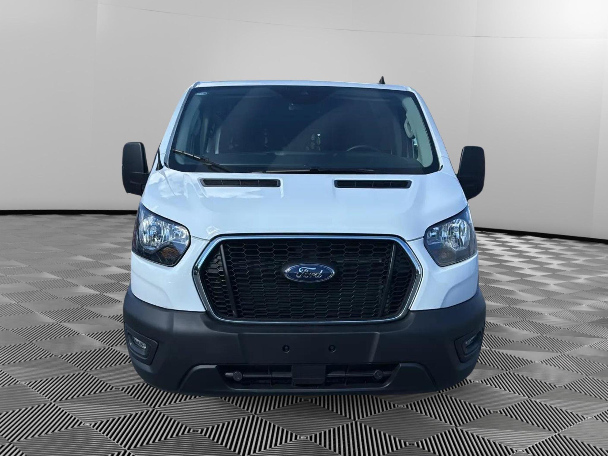 Used 2025 Ford Transit 250 Low Roof w/ Exterior Upgrade Package RWD image 7