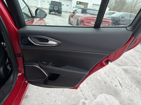 Used 2023 Alfa Romeo Giulia Sprint image 16