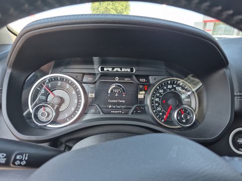 Used 2021 RAM 1500 Laramie AWD/4WD image 10