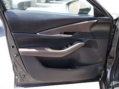 Used 2022 MAZDA CX-30 AWD 2.5 S w/ Premium Package image 11