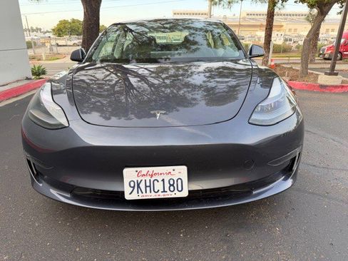 Used 2023 Tesla Model 3 Standard Range image 6