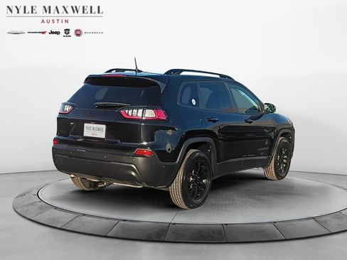 Used 2023 Jeep Cherokee Altitude Lux image 16