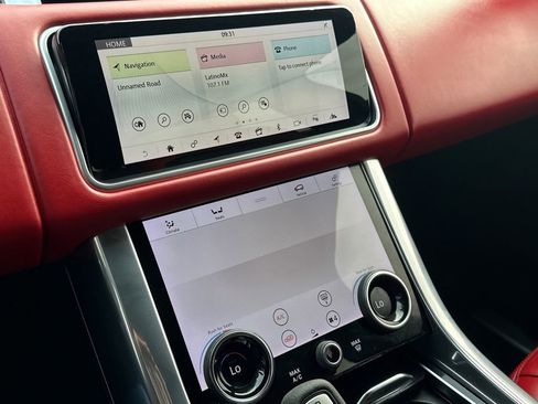 Used 2021 Land Rover Range Rover Sport HST image 25