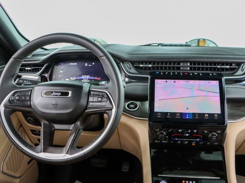 Used 2023 Jeep Grand Cherokee 4WD 4xe w/ Luxury Tech Group II image 17