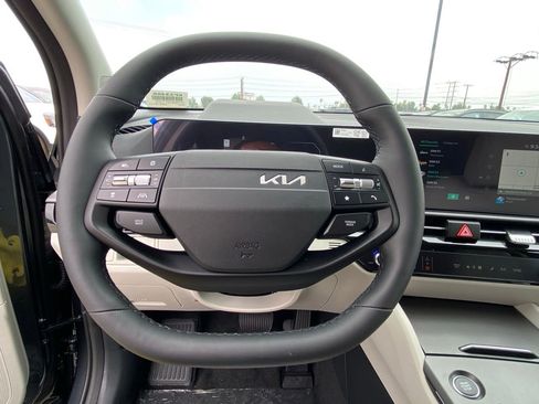 New 2026 Kia Sportage SX Prestige AWD/4WD image 17