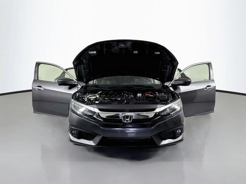 Used 2018 Honda Civic Touring image 19