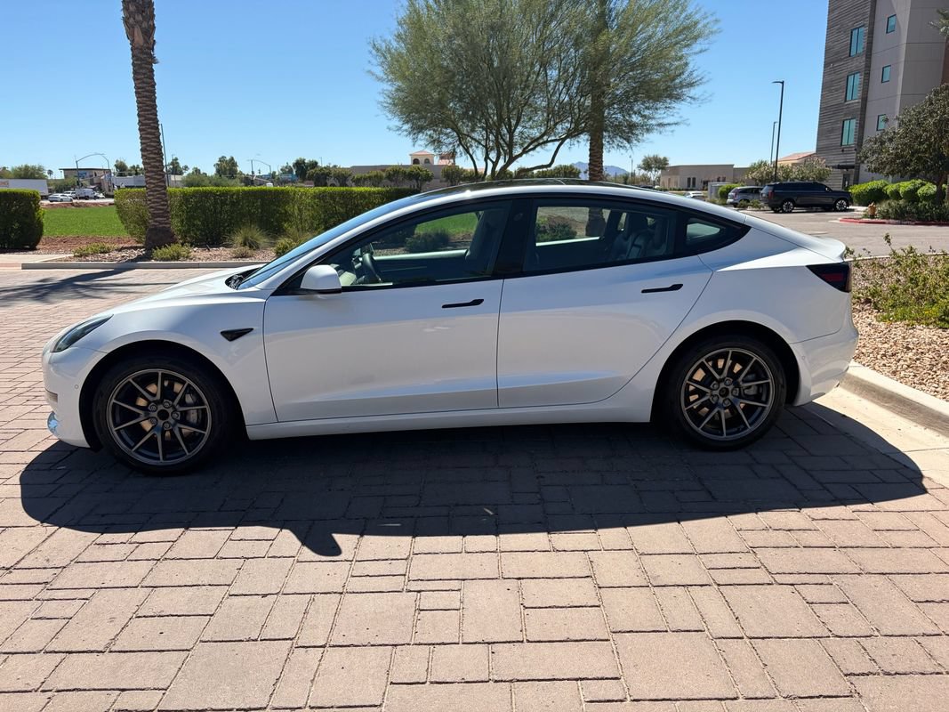 Used 2022 Tesla Model 3 RWD image 5