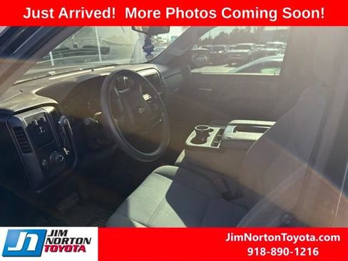 Used 2018 Chevrolet Silverado 1500 Custom w/ Custom Value Package RWD image 7