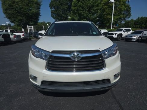 Used 2014 Toyota Highlander Limited FWD image 2