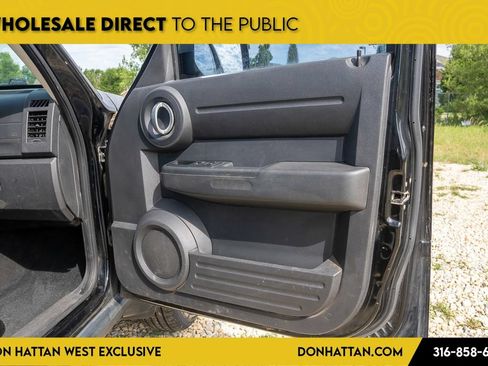 Used 2007 Dodge Nitro SXT RWD image 18