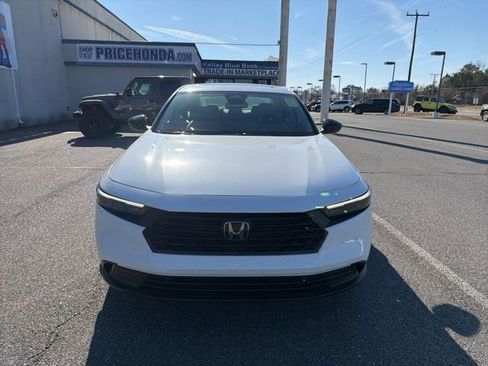Used 2025 Honda Accord SE image 2