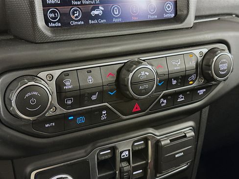 Used 2021 Jeep Wrangler Sahara w/ Cold Weather Group image 24