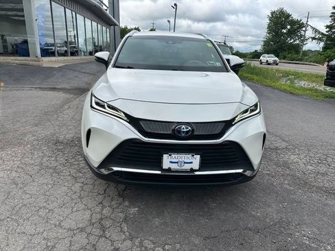 Used 2021 Toyota Venza XLE w/ Softex Package AWD/4WD image 8