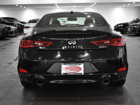 Used 2017 INFINITI Q60 Red Sport 400 image 10