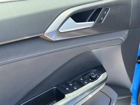 New 2026 Volkswagen Taos SE FWD image 11