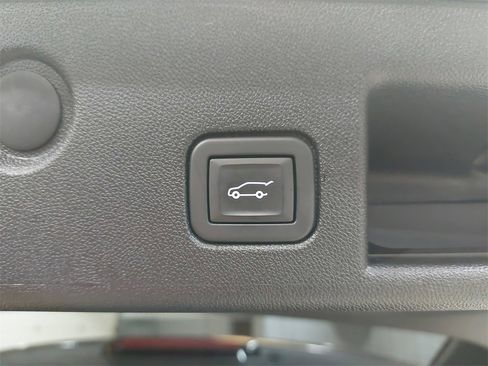 Used 2020 Chevrolet Equinox LT image 13