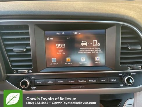 Used 2017 Hyundai Elantra SE image 18