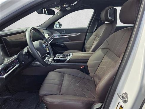 Certified 2024 BMW i7 xDrive60 AWD/4WD image 21