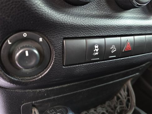 Used 2017 Jeep Wrangler Unlimited Sport w/ Quick Order Package 24S image 21