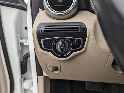 Used 2022 Mercedes-Benz GLC 300 4MATIC image 15