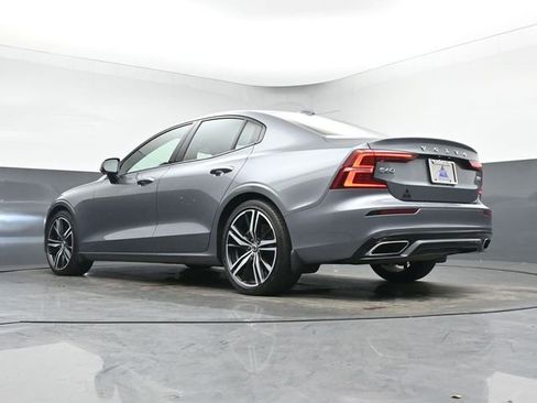 Used 2021 Volvo S60 T5 R-Design image 14