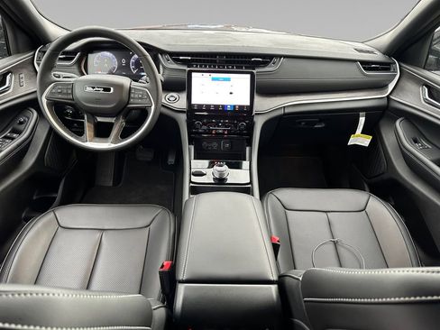 New 2025 Jeep Grand Cherokee L Limited w/ Luxury Tech Group II AWD/4WD image 12