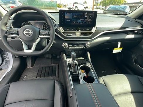 New 2025 Nissan Altima 2.5 SR w/ SR Premium Package image 18