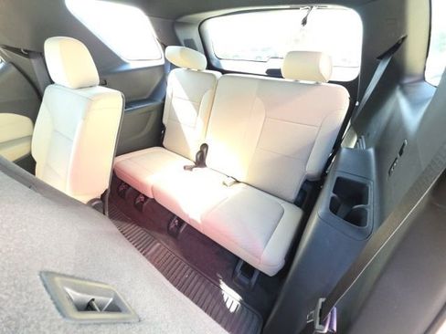 Used 2023 Chevrolet Traverse LS image 26