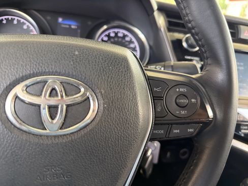 Used 2018 Toyota Camry SE w/ Moonroof Package FWD image 28