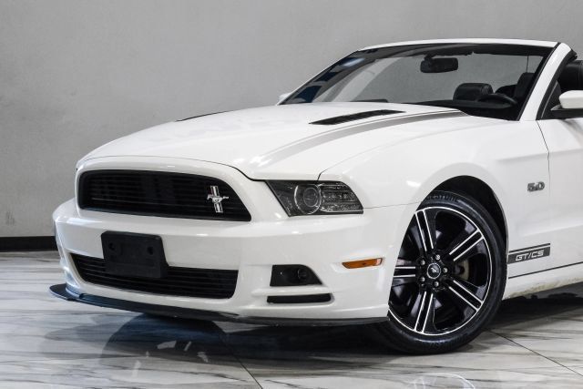Used 2013 Ford Mustang GT Premium w/ Electronics Pkg RWD image 6