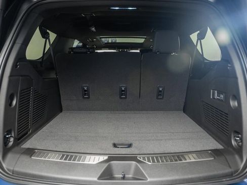 New 2026 Chevrolet Suburban High Country image 8