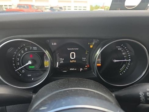Used 2023 Jeep Wrangler Unlimited Sahara AWD/4WD image 12