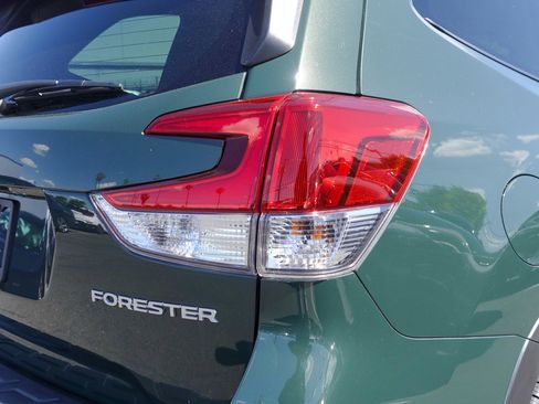 Certified 2022 Subaru Forester Premium w/ Popular Package #1 AWD/4WD image 5