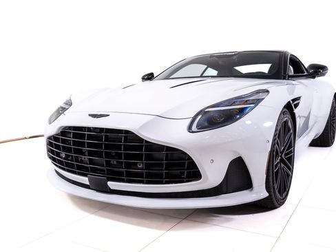 Used 2025 Aston Martin DB12 Coupe RWD image 9