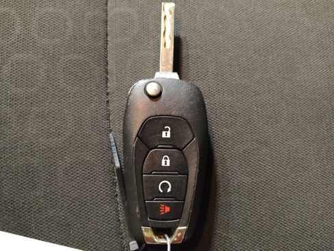 Used 2022 Chevrolet Trax LS w/ Tint and Cruise Package AWD/4WD image 32